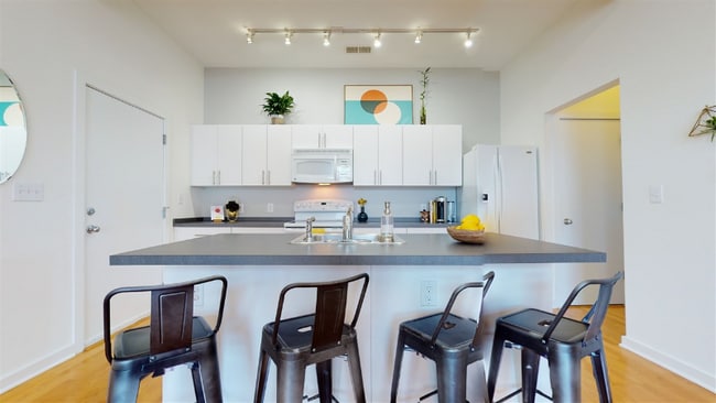 Building Photo - 506 N Mangum St