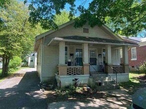 Building Photo - 103 E Cherry St