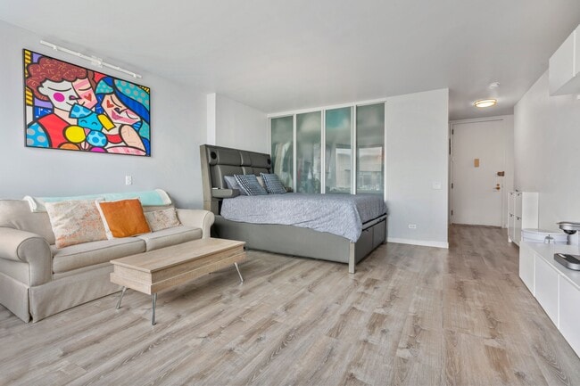 Photo - 500 W 43rd St Apartment