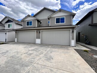 Building Photo - 4808-4810 E Fairview Ave