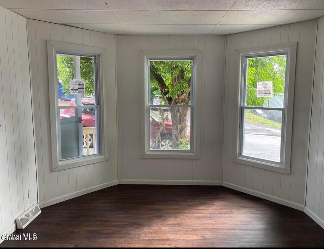 Foto del edificio - 629 Lang St