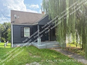 Building Photo - 943 Morehead Ave SE