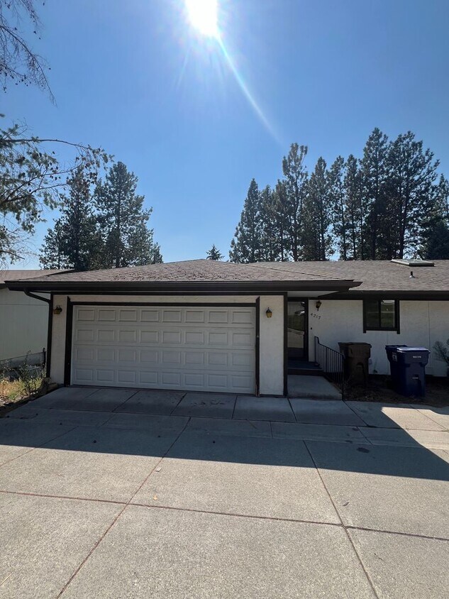 Primary Photo - 4217-4219 W. Indian Trail Rd
