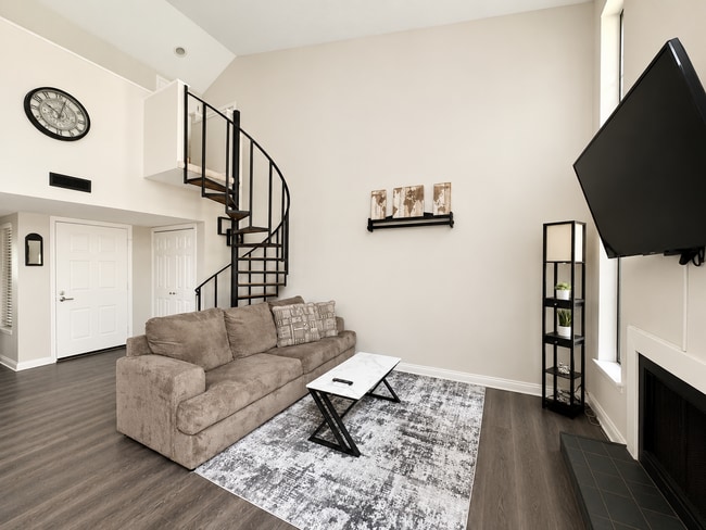 Building Photo - 9436 S Lake Ridge Dr