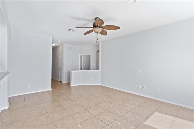 Foto del edificio - 4549 Tiddle Ln