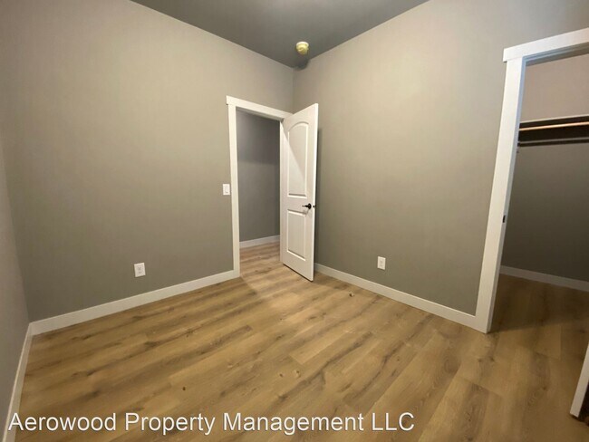 Building Photo - 3 br, 2.5 bath Apartment - 4711 Columbine St
