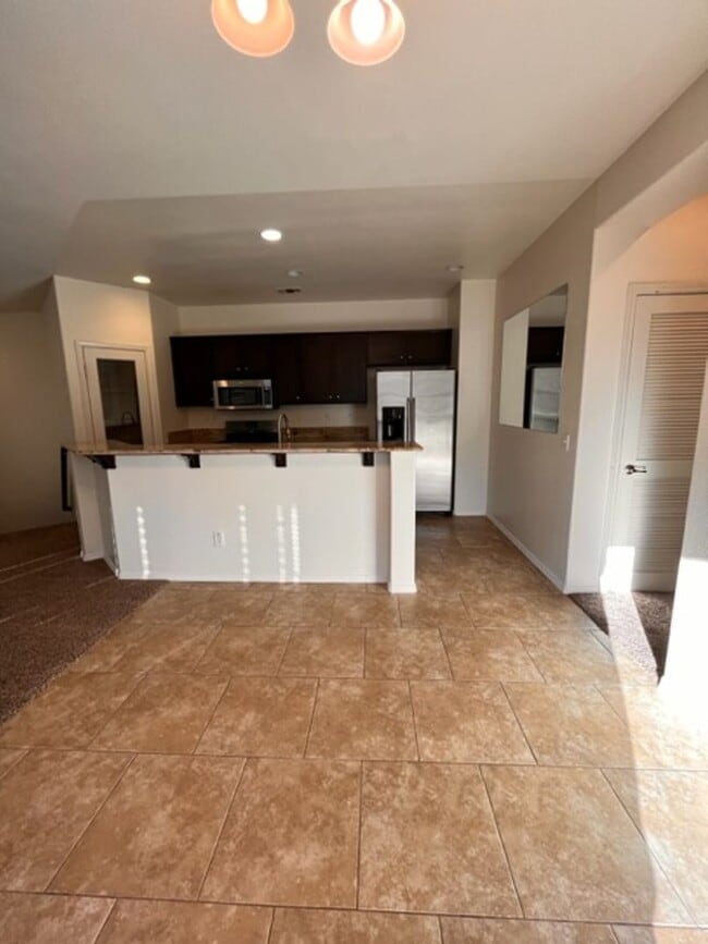 Building Photo - $2,950 - 2 Bed / 2 Bath Condo located in t...