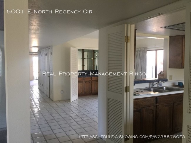 Building Photo - 5001 E North Regency Cir
