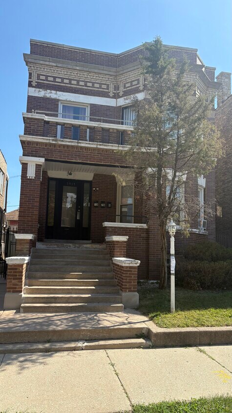 Foto principal - 7917 S Peoria St