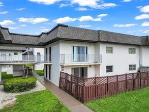 Building Photo - 8601 SW 94th St