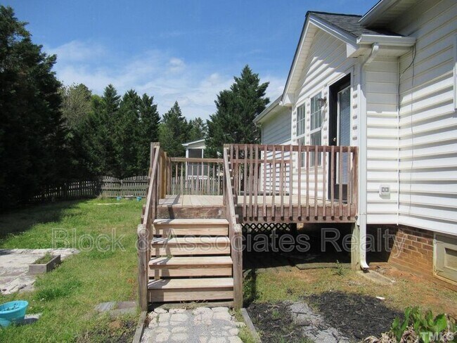 Foto del edificio - 324 Springside Dr