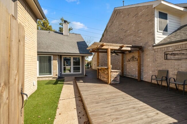 Foto del edificio - 8522 Scenic Green Dr