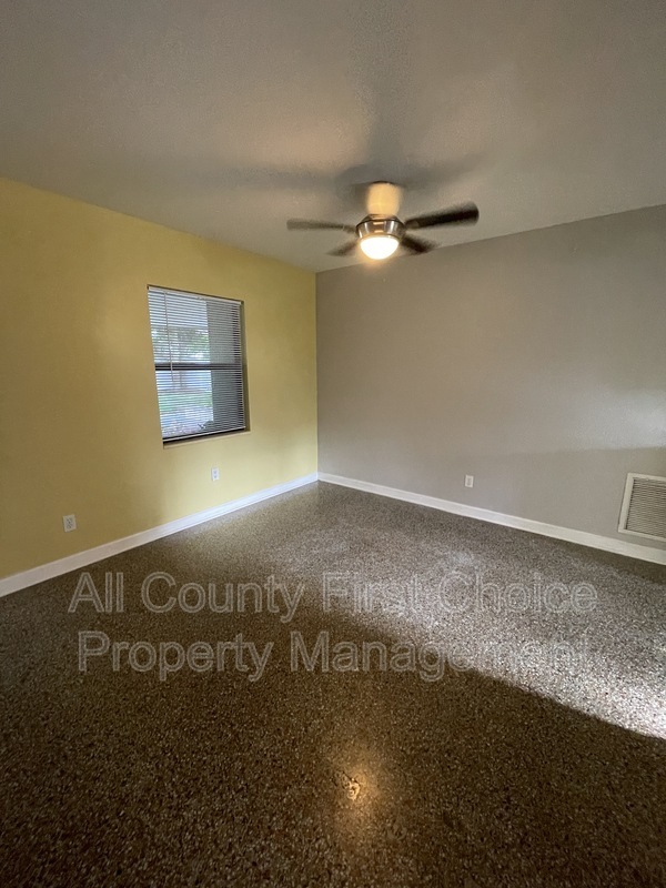 Building Photo - 2893 W Vina Del Mar Blvd