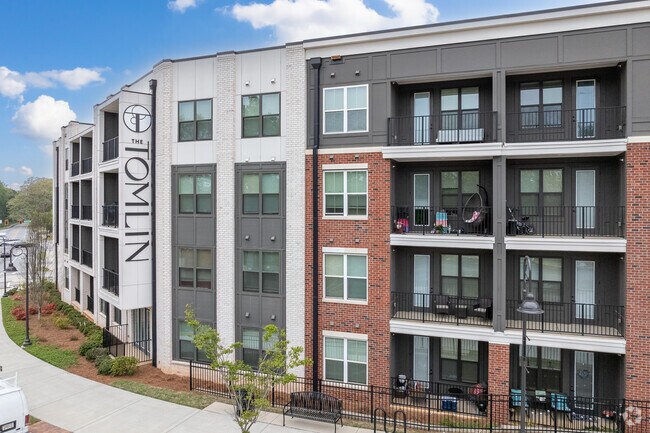 Vista alternativa del edificio - The Tomlin Luxury Apartments
