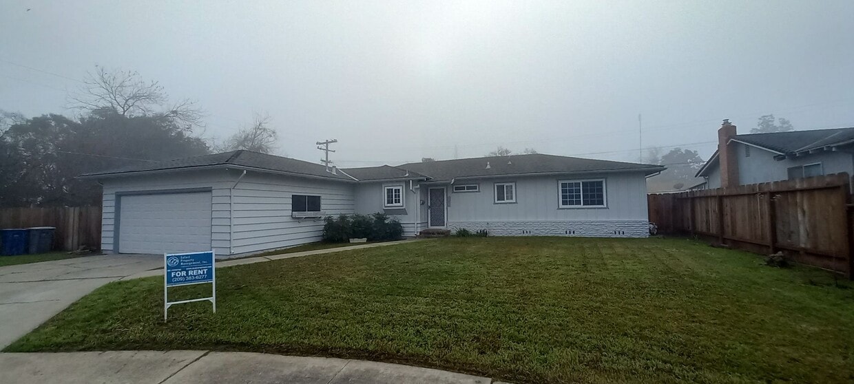 Updated 3 Bedroom Home in North Merced – Cul de Sac Location & Large Lot - 3342 El Capitan Ct