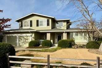 Building Photo - 1876 Heritage Way