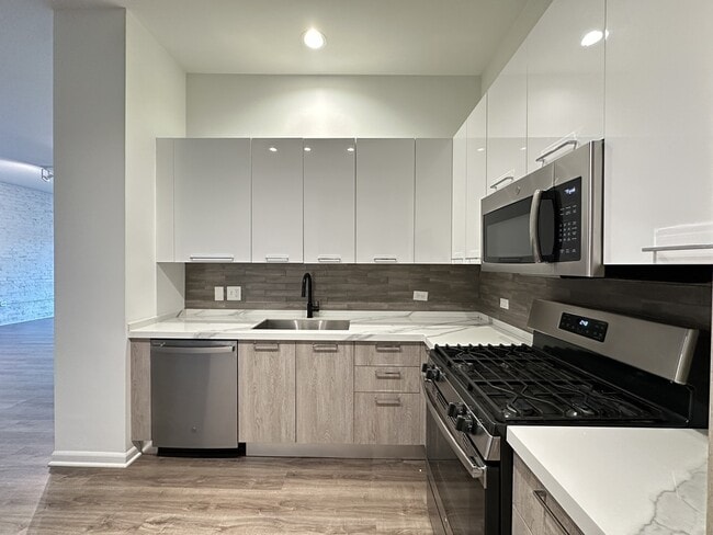 Building Photo - 2550 S Wabash Ave