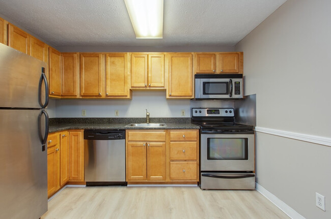 Building Photo - 525 Calef Rd - FR