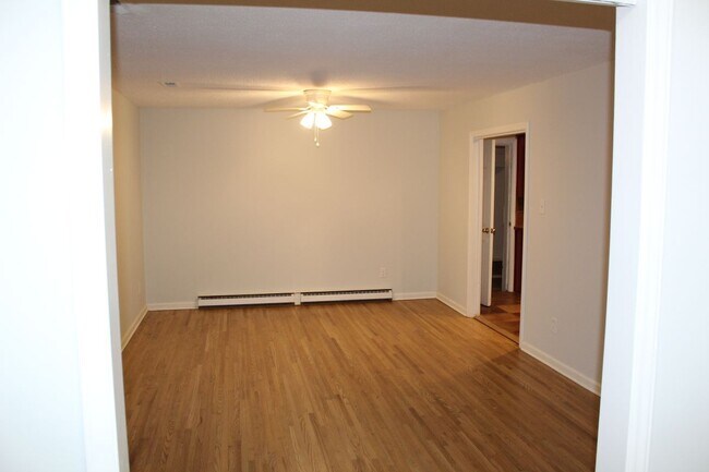 Foto del edificio - 3030 Studley Rd