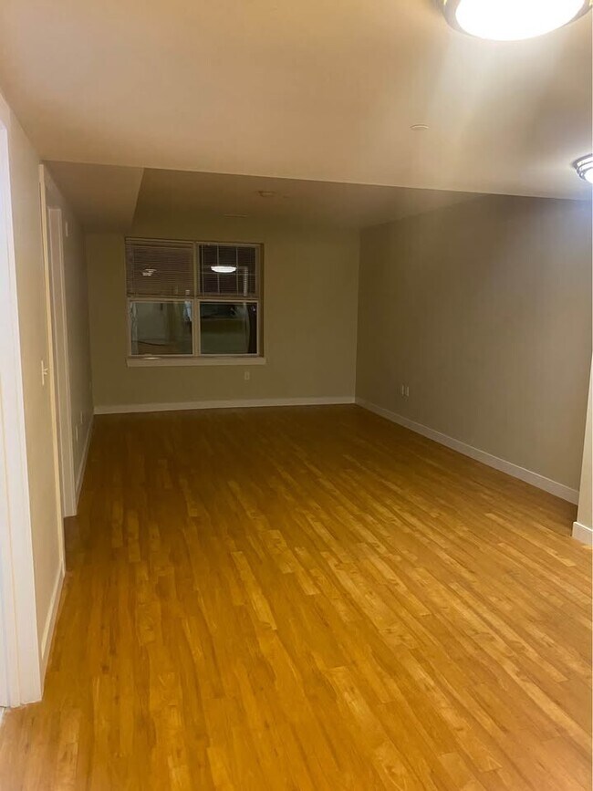 Foto del edificio - 30 Pond St