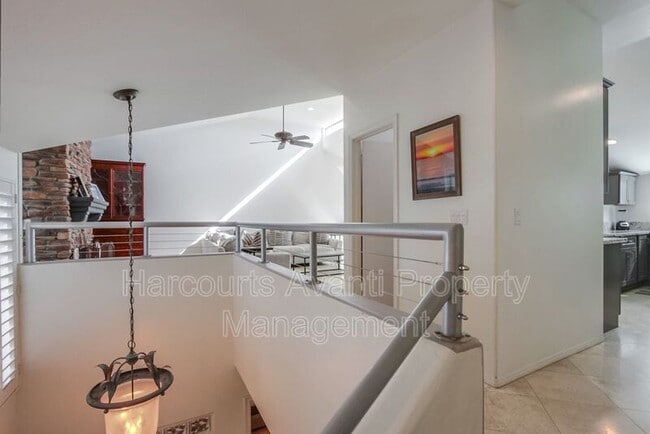 Building Photo - 707 S Sierra Ave