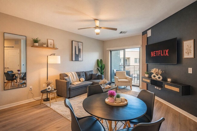 Building Photo - 730 E Marlette Ave