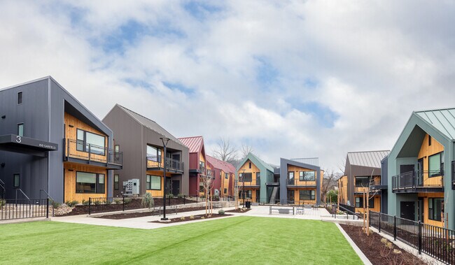 Building Photo - 168 Garfield St