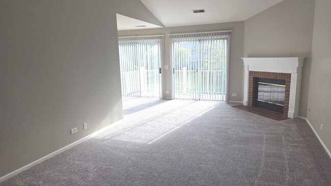 Building Photo - 67 Beechmont Ct