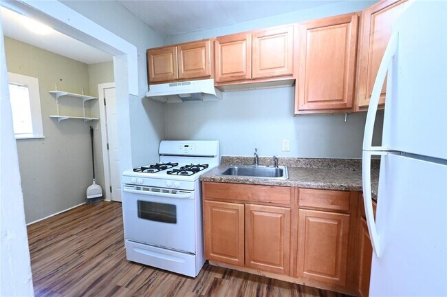 Building Photo - 3403 Cherrywood Rd