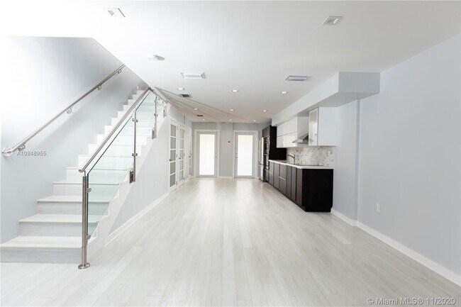 Foto del edificio - 6901 Edgewater Dr