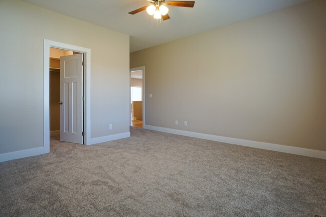 Building Photo - 8710 S 78th St