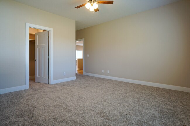 Foto del edificio - 8710 S 78th St