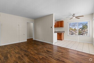 Building Photo - 731 Orange Ave