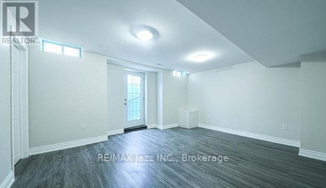 Building Photo - 1350 Aldergrove Dr