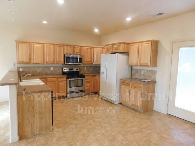 Building Photo - 3170 Klover Lee Ct