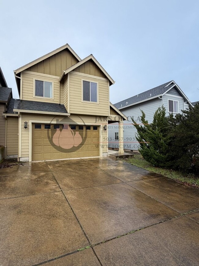 Building Photo - 841 Crouchen St NW