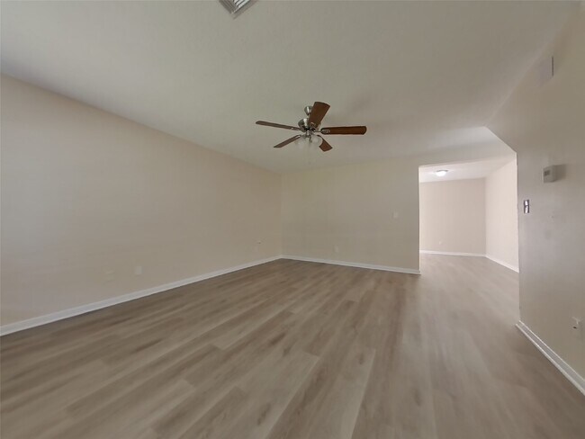 Building Photo - 3259 Jorns St