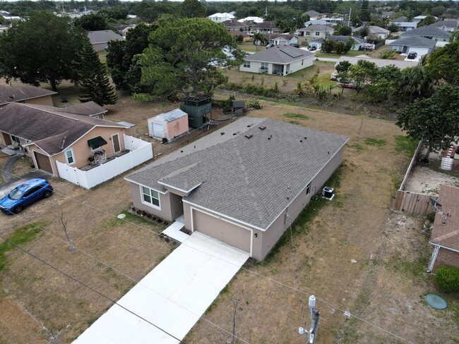 Foto del edificio - Northwest Tremont Avenue, Port St. Lucie, ...