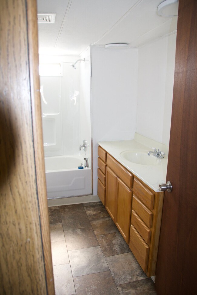 Foto del edificio - 2713 1/2 Dodge Ave