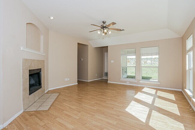 Foto del edificio - 317 Creekview Dr