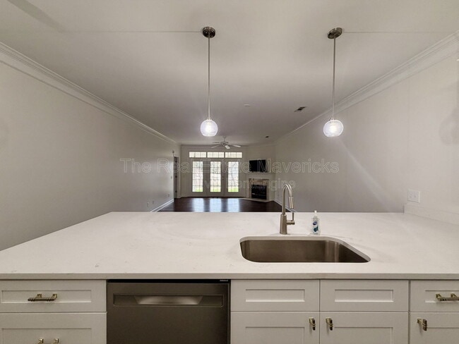 Building Photo - 3190 Waterfront Dr