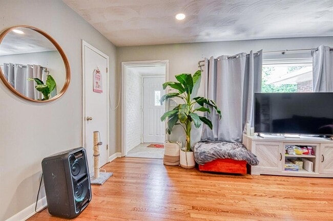 Foto del edificio - 1205 Westlawn Dr