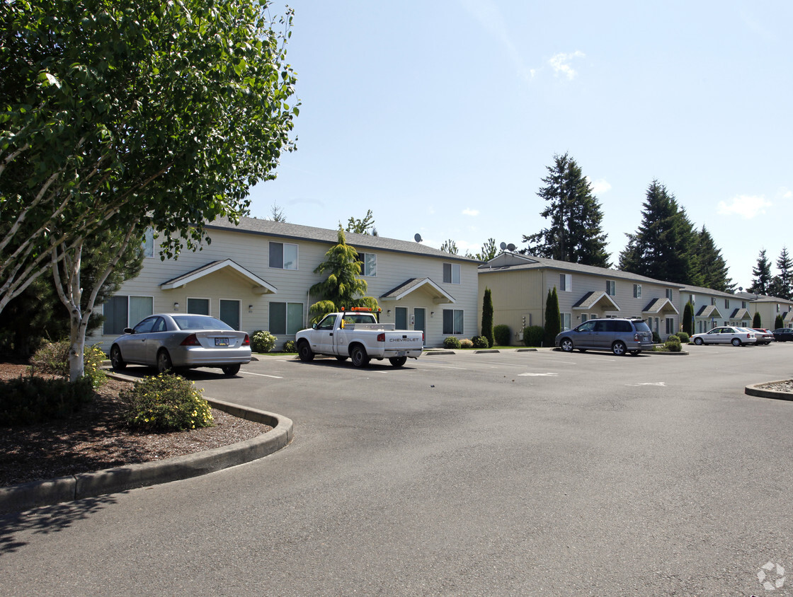 Foto del edificio - Pine Meadow Townhomes