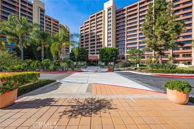 Building Photo - 24055 Paseo Del Lago