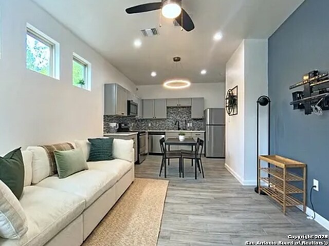 Foto del edificio - Rent Reduction Special!