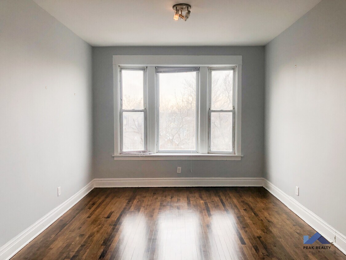 Foto principal - 2647 N Fairfield Ave
