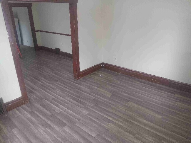 Foto del edificio - 49 E Archwood Ave
