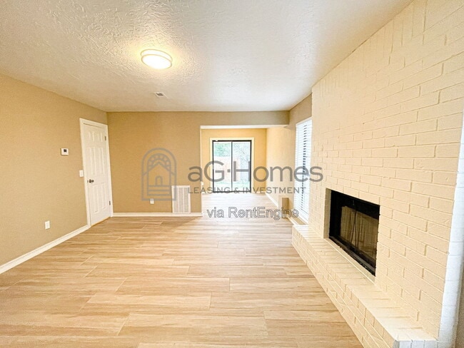 Building Photo - 8412 S Douglas Ave
