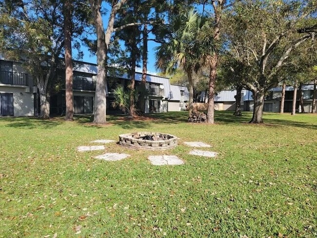 Building Photo - 2516 S 19th St