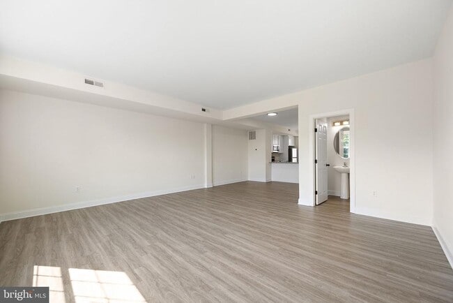 Building Photo - 701 Pony Ln